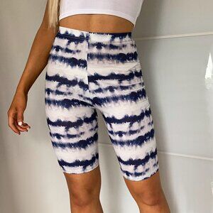 NWT PrettyLittleThing Navy Tie Dye Cycle Shorts USA 2